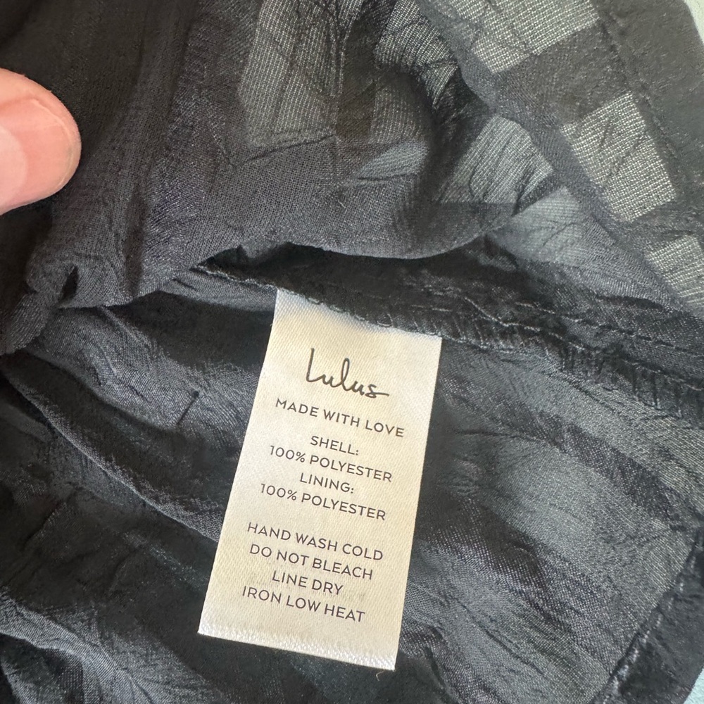 Lulu's Black Smocked Ruffled Sleeveless Blouse XL - Picture 3 of 3